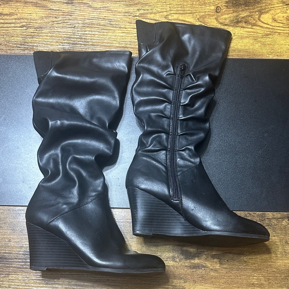 Elegant Black Wedge Boots